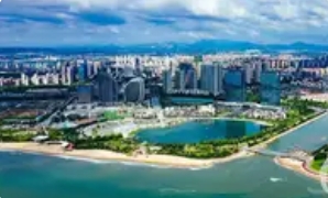 青岛西海岸新区西部首条客艇航线启航，城市阳台焕新“亲海”体验